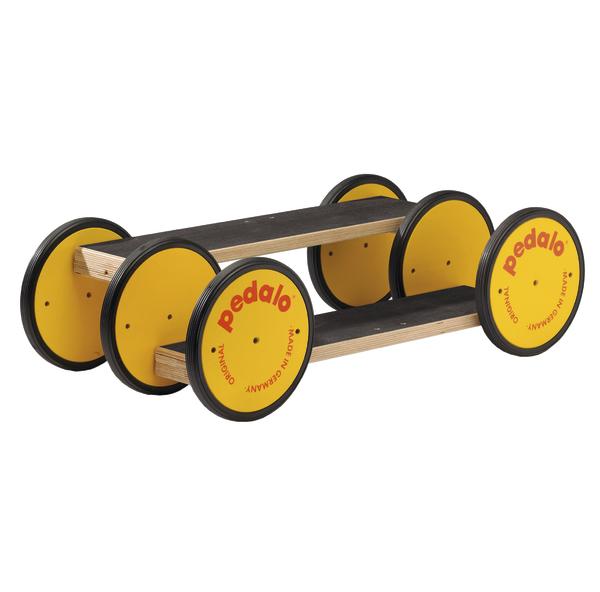 Pedalo Balanciergerät mit gelben Rädern für Gleichgewichtstraining und Motorikförderung.