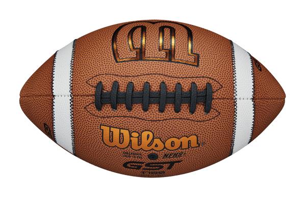 Brauner Wilson American Football mit weißen Streifen und schwarzen Nähten auf weißem Hintergrund.