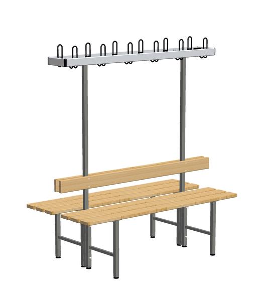 Umkleidebank mit Garderobenhaken, Holzsitzfläche und Rückenlehne, Metallgestell, freistehend.