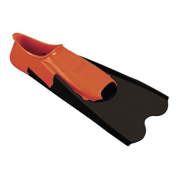 Schwarz-orange Schwimmflosse mit geschlossenem Fußteil und breitem Flossenblatt für Schwimmtraining und Wassersport.