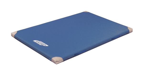 Blauer Gymnastikmatte mit grauen Eckschutz für Fitness und Training, rechteckig und flach.