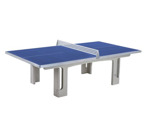 Blauer Outdoor-Tischtennistisch mit Netz und stabilem grauem Gestell für Freizeit und Sport.
