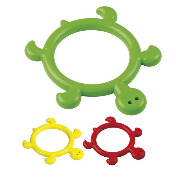Bunte Kunststoff-Tauchringe in Schildkrötenform in Grün, Gelb und Rot.