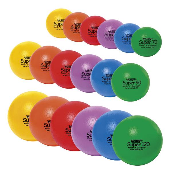 Verschiedene farbige Volley Super Wurf- und Trainingsbälle in drei Größen, geordnet nach Gewicht.