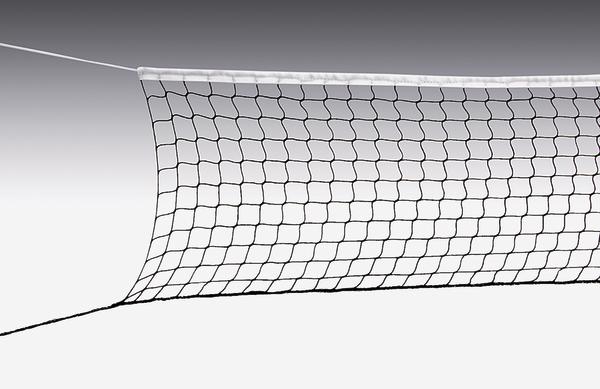 Volleyballnetz in Nahaufnahme vor neutralem Hintergrund, klar und detailliert sichtbar.