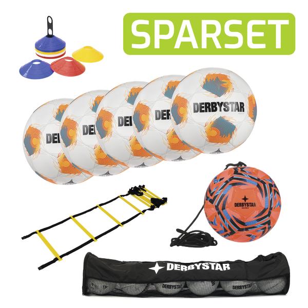 Fußball-Trainingsset mit fünf Derbystar-Fußbällen, Multikick-Ball, Koordinationsleiter, Markierungshütchen und Ballsack.