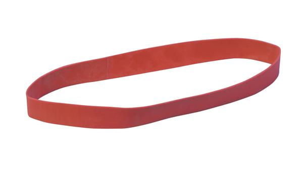 Rotes Fitness-Resistance-Band für Krafttraining und Dehnübungen, isoliert auf weißem Hintergrund.