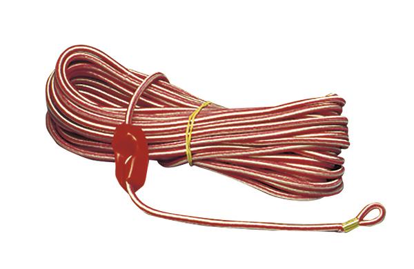 Rotes Gymnastikseil, aufgewickelt und mit Schlaufe.