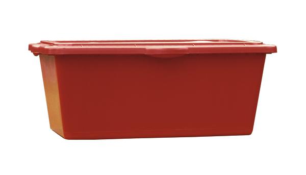 Roter Kunststoff-Aufbewahrungsbehälter mit Deckel, isoliert auf weißem Hintergrund.