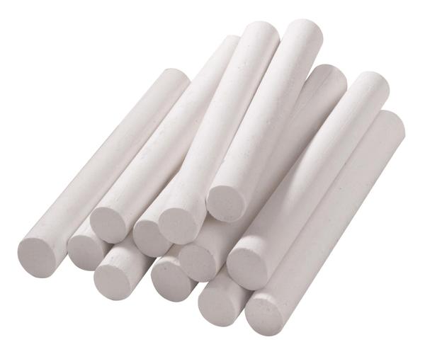 Weißer Kreidestift in Stabform, ideal zum Schreiben und Zeichnen auf Tafeln.