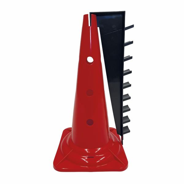 Roter Trainingskegel mit Lochungen und Halterung für Stangen.