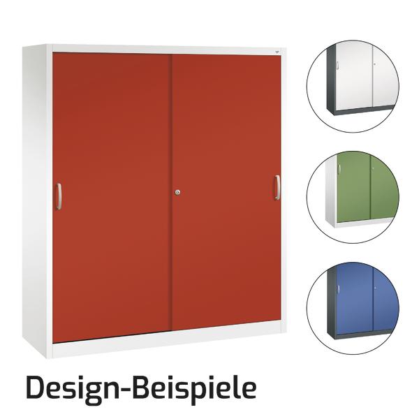 Großer Geräteschrank in verschiedenen Farben.