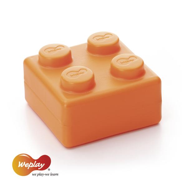 Orangefarbener Baustein mit vier Noppen, Spielzeug für Kinder von Weplay.