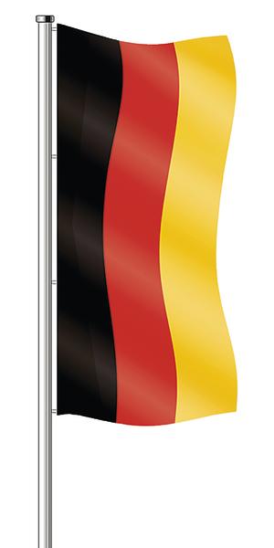 Deutschlandflagge mit schwarzen, roten und goldenen Streifen an einem Fahnenmast.