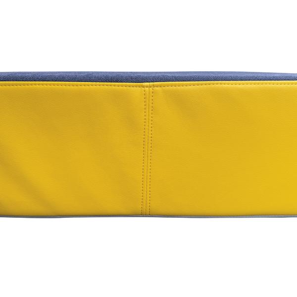 Detailansicht der gelben Seitenfläche einer Turnmatte mit sauberer Nahtverarbeitung und robuster Oberfläche.