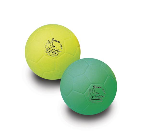 Gelber und grüner Softball mit Wabenmuster, ideal für Sport und Therapie.