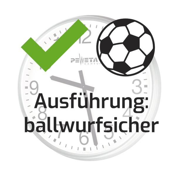 Uhr mit grünem Haken und Fußballsymbol, Text "Ausführung: ballwurfsicher" für sichere Uhren.