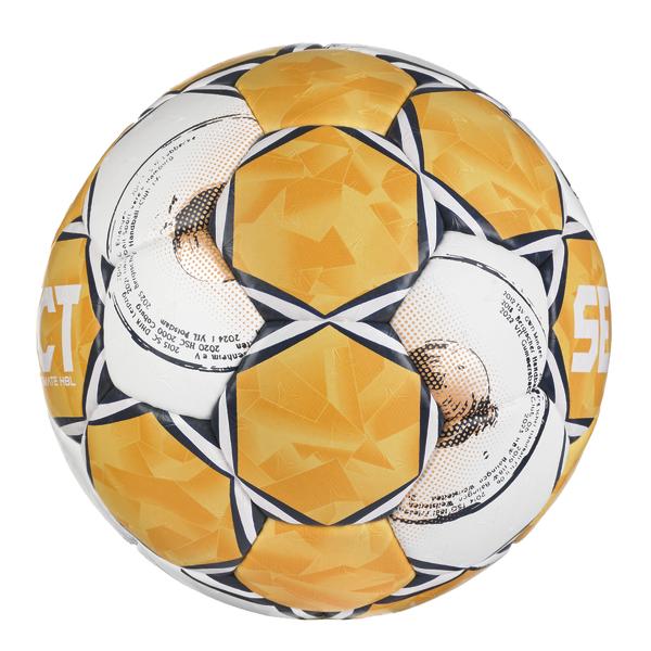 Seitliche Ansicht des Handballs mit orange-weißem Design und grafischem Muster. Seitlich sind Teile der Aufschrift „SELECT ULTIMATE HBL“ sichtbar.