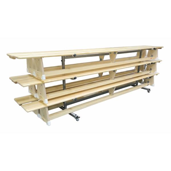 Holz-Sitzbankanlage mit Metallgestell und Rollen für den Innenbereich vor weißem Hintergrund.