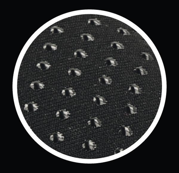 Schwarzer Stoff mit kleinen, reflektierenden, silbernen Punkten in regelmäßiger Anordnung.