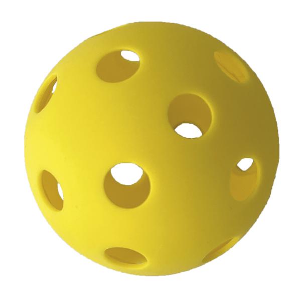 Gelber Kunststoffball mit mehreren runden Löchern, ideal für Sport und Freizeit.