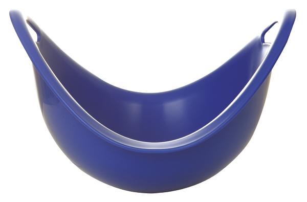 Kinder stehen im Kreis und haben ein blaues Rundtuch um sich.