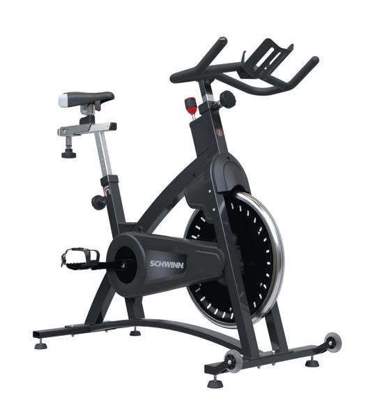Indoor-Spinning-Bike Schwinn in Schwarz mit verstellbarem Sitz und Lenker für Heimtraining.