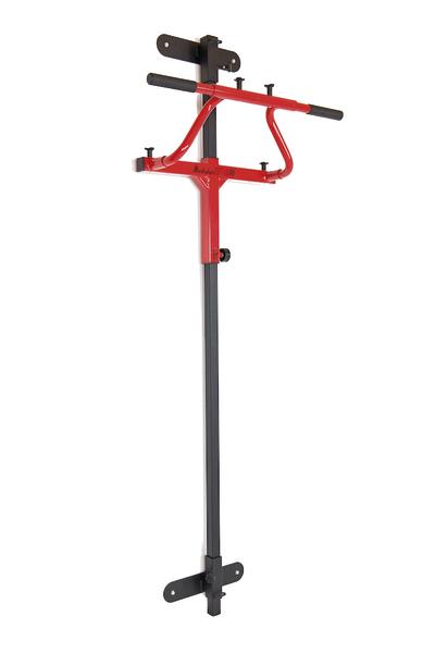 Rotes und schwarzes Wand-Klimmzuggerät aus Metall für Fitnessübungen zu Hause.