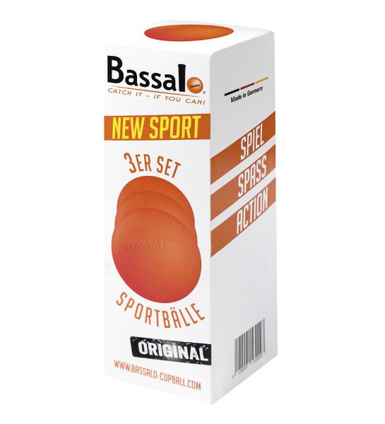 Verpackung mit drei orangen Bassalo Sportbällen, Made in Germany, für Spiel, Spaß und Action.
