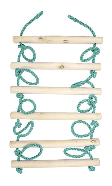 Kletterleiter aus Holzstangen und grünen Seilen für Outdoor- oder Spielgeräte.
