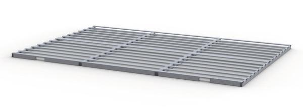 Metallrost aus grauen Stahlstreben, flach liegend auf weißem Hintergrund.