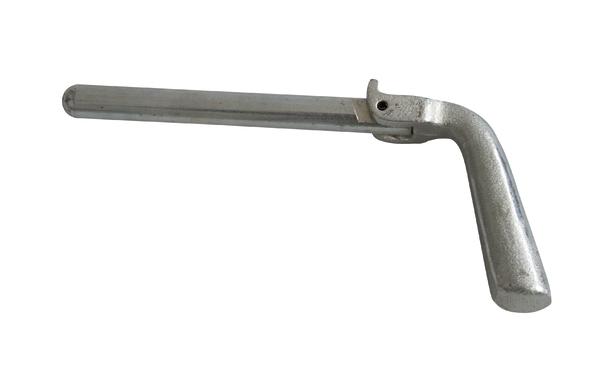 Metallischer Fenstergriff mit langem Schaft und gebogenem Griff für Fensteröffnung.