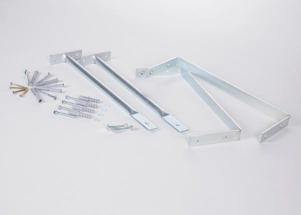Metallwinkel und Schrauben für Wandmontage auf weißem Hintergrund, Montagezubehör.