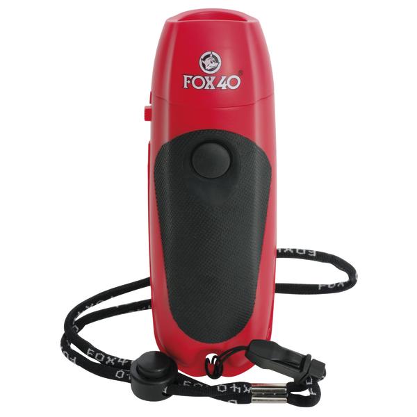 Elektronische Schiedsrichterpfeife „FOX 40“ in Rot mit Umhängeband vor weißem Hintergrund.