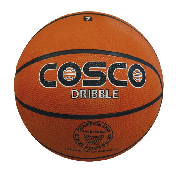 Basketball COSCO Dribble orange mit schwarzem Logo und Nylon-Mesh für Indoor und Outdoor.