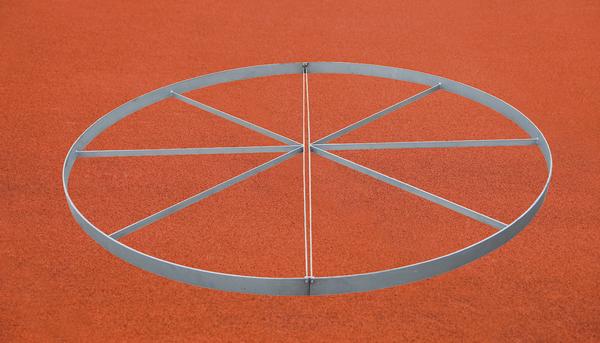 Abwurfring mit acht Segmenten aus feuerverzinktem Stahl.