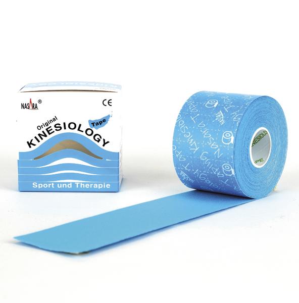 Blaue Kinesiologie-Tape Rolle mit Verpackung für Sport und Therapie.