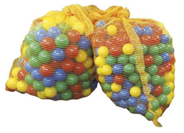 Zwei Netze mit bunten Plastikbällen in Gelb, Rot, Blau und Grün für Bällebad.