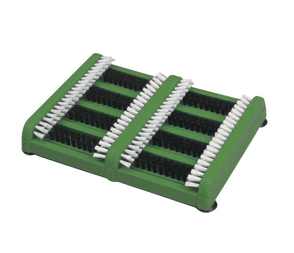 Grüne Schuhputzmaschine mit weißen und schwarzen Bürsten zur Reinigung von Schuhen.