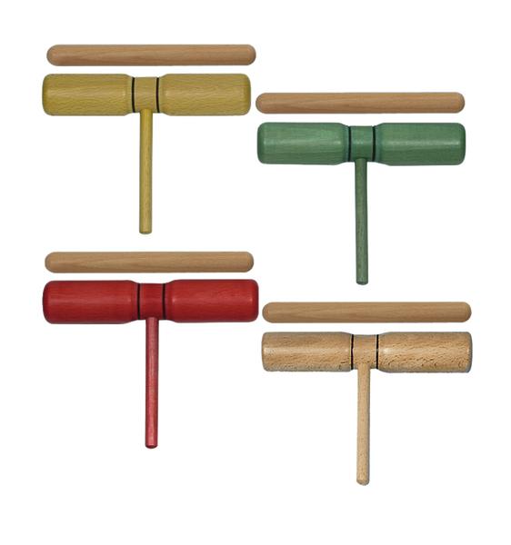 Gelbes Holz-Musikinstrument mit Klöppel in verschiedenen Farben, traditionelles Rhythmusinstrument