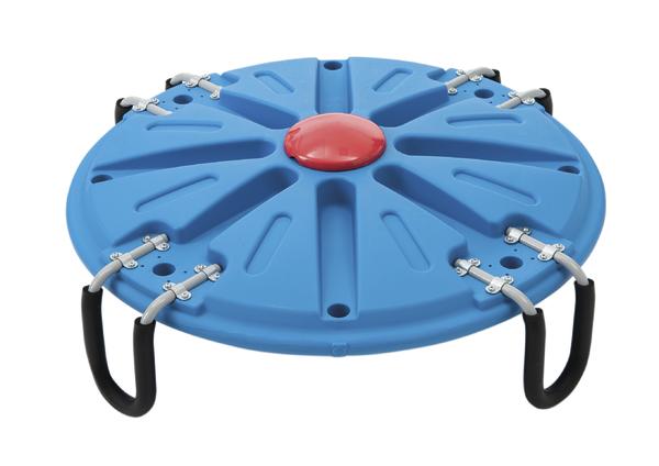 Blauer runder Gartenschlauchwagen mit rotem Knopf und schwarzen Halterungen.