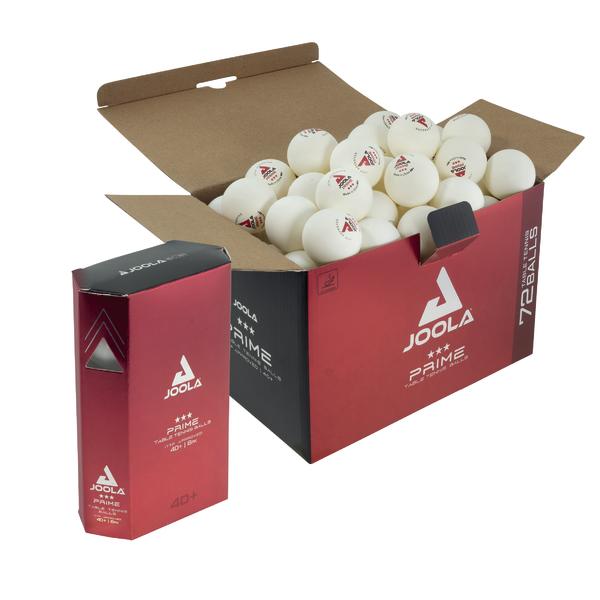Offene Kartons mit weißen JOOLA Prime Tischtennisbällen, 72 Stück, 40+ mm.