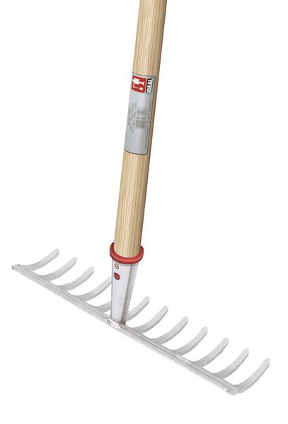 Gartenrechen mit Holzstiel und Metallzinken für Bodenbearbeitung und Laubaufnahme.