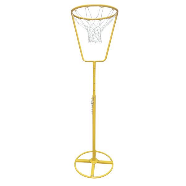 Gelber Korbballständer mit Netz auf höhenverstellbarer Stange und rundem Standfuß vor weißem Hintergrund.