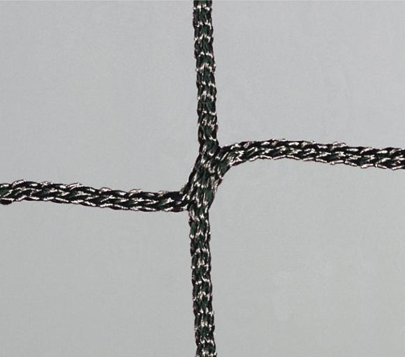 Nahaufnahme eines schwarzen, geflochtenen Netzes mit quadratischem Muster vor grauem Hintergrund.