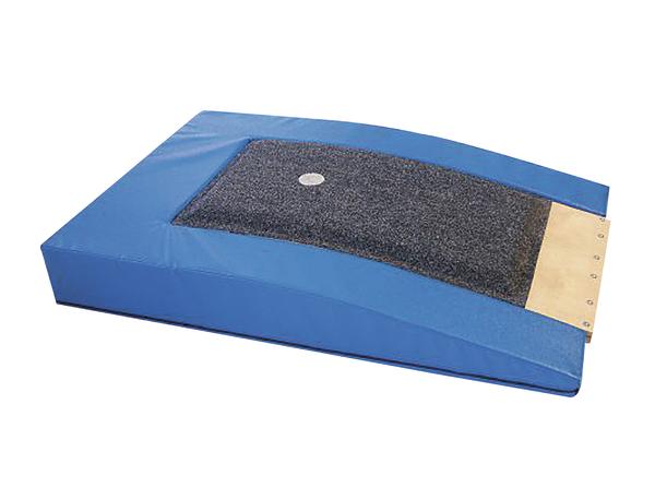 Blauer Gymnastik-Sprungbrett mit rutschfester Oberfläche und Holzplatte für Turnübungen.