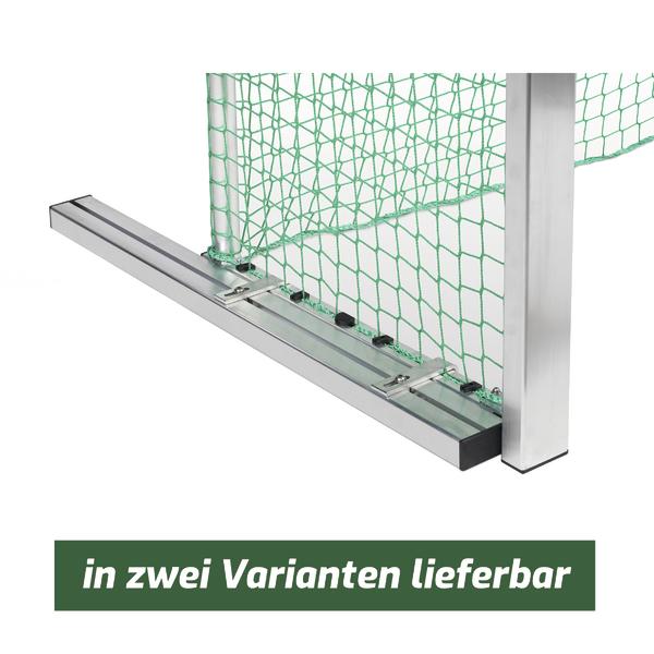 Aluminium-Torrahmen mit grünem Netz und stabiler Bodenhalterung, zwei Varianten verfügbar.