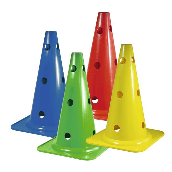 Bunte Trainingskegel in Blau, Grün, Rot und Gelb mit Löchern für Sportübungen.