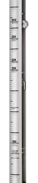 Runder Multispielpfosten mit Skala in Zentimetern.