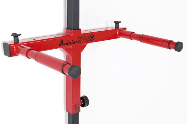 Roter Modular TR-R Fahrradhalter mit verstellbaren Armen zur Wandmontage.